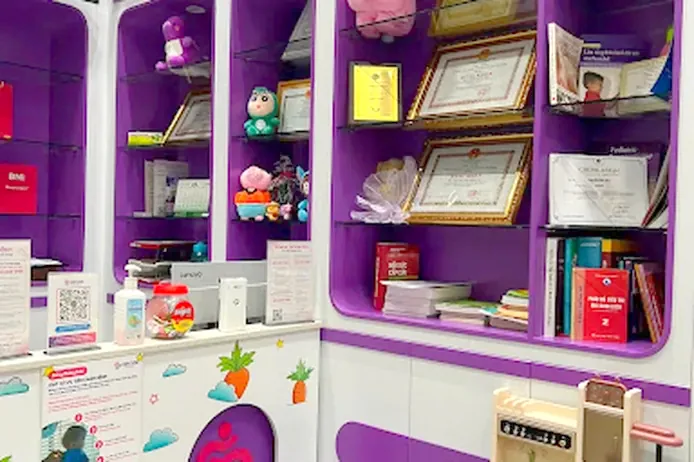 Góc trưng bày & quầy lễ tân