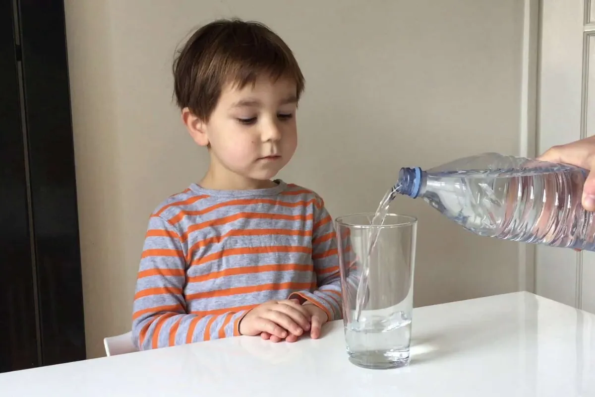 Bù Nước và Điện Giải Là Ưu Tiên Số 1 Khi Trẻ Bị Nôn