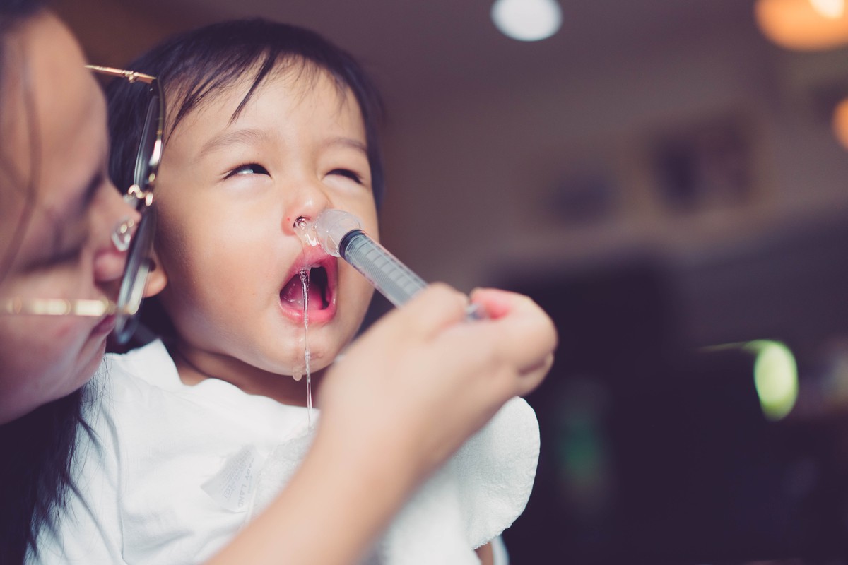 Ba mẹ TUYỆT ĐỐI KHÔNG TỰ Ý THỰC HIỆN mà chưa được bác sĩ chỉ định và hướng dẫn trực tiếp