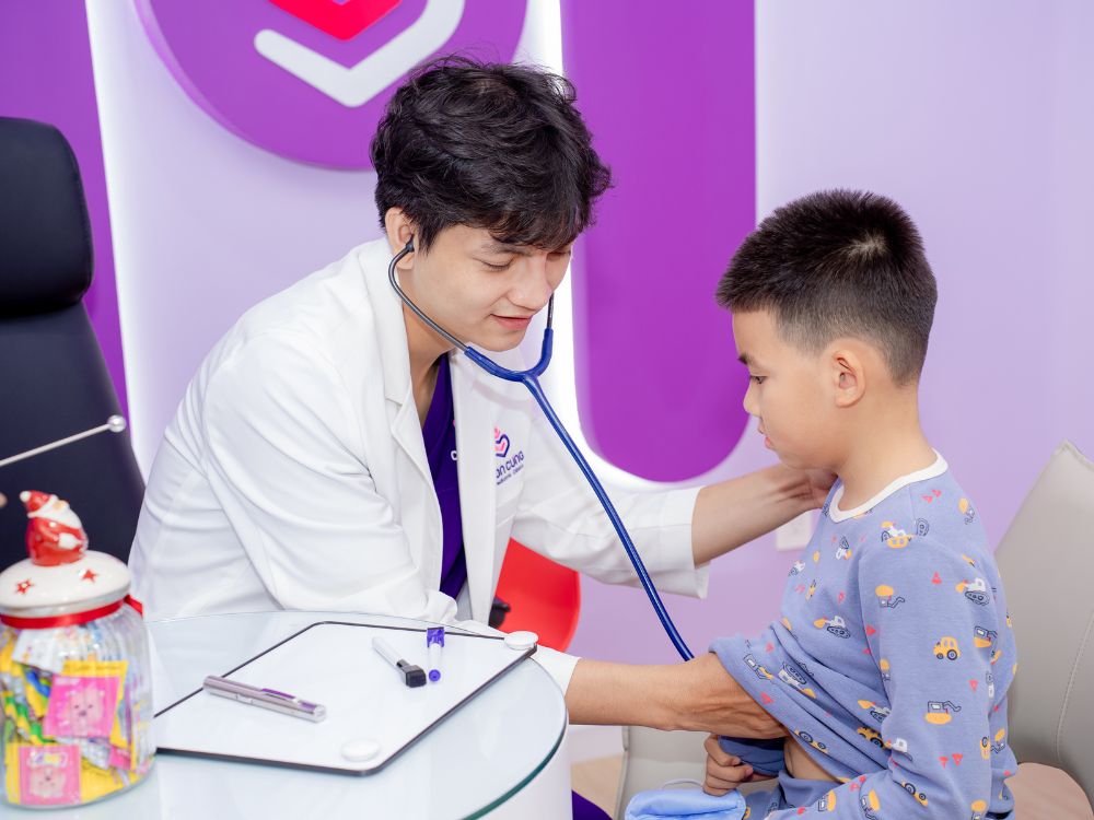 Tái khám với bác sĩ chuyên khoa hô hấp nhi tại Nhi Đồng Con Cưng